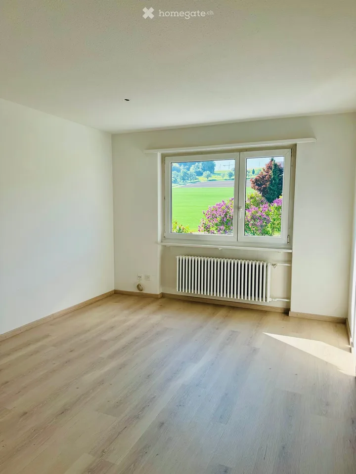 Gemütliche 3.5-Zimmer OG-Whg mit Weitblick an begehrter Lage - bezugsbereit ab dem 01. Dezember 2026