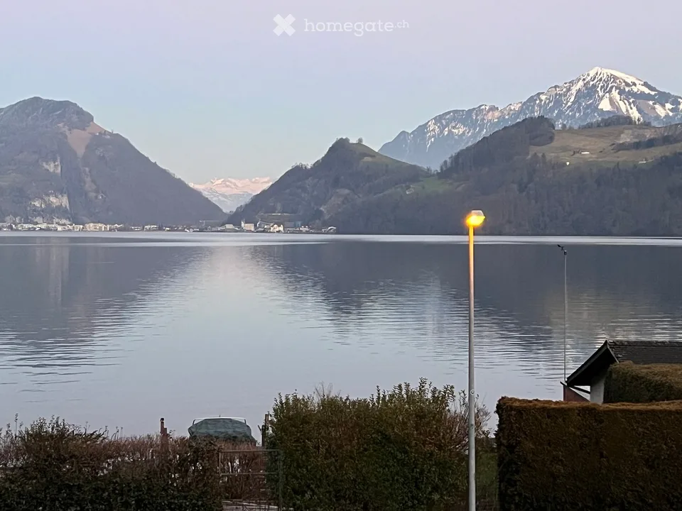VIEW THAT INSPIRES – Bright 4-room apartment with lake and mountain view in Alpnachstad