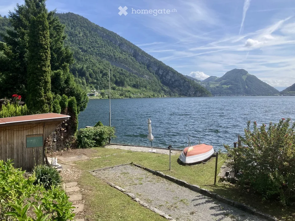 VIEW THAT INSPIRES – Bright 4-room apartment with lake and mountain view in Alpnachstad