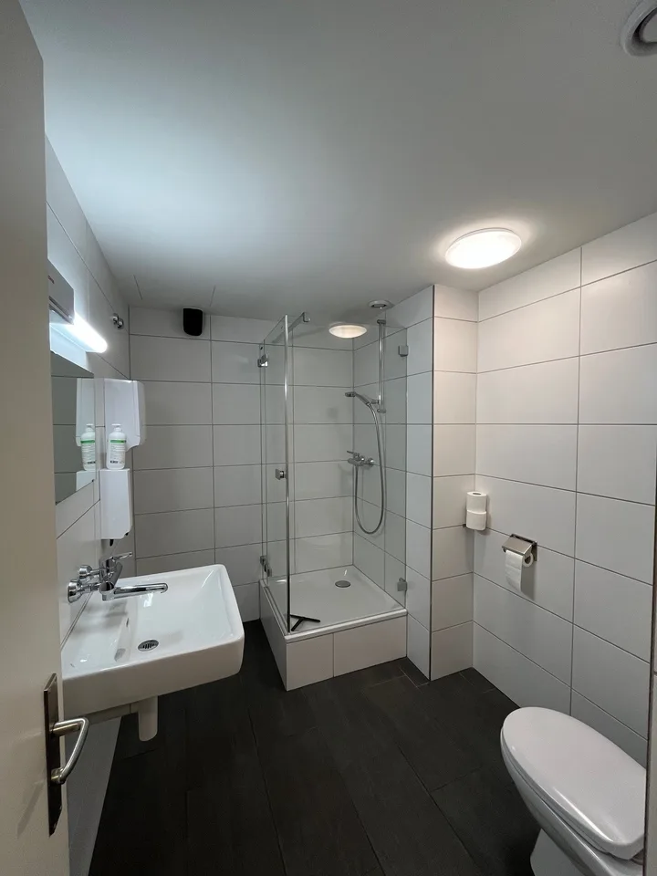 Moderne Büroflächen an bester Lage in Basel zu vermieten – Foto 7 von 10