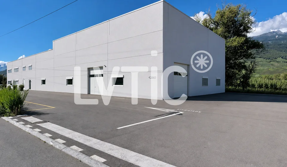 Industriegebäude von 1560 m2 zur Miete in Sierre – Foto 2 von 13