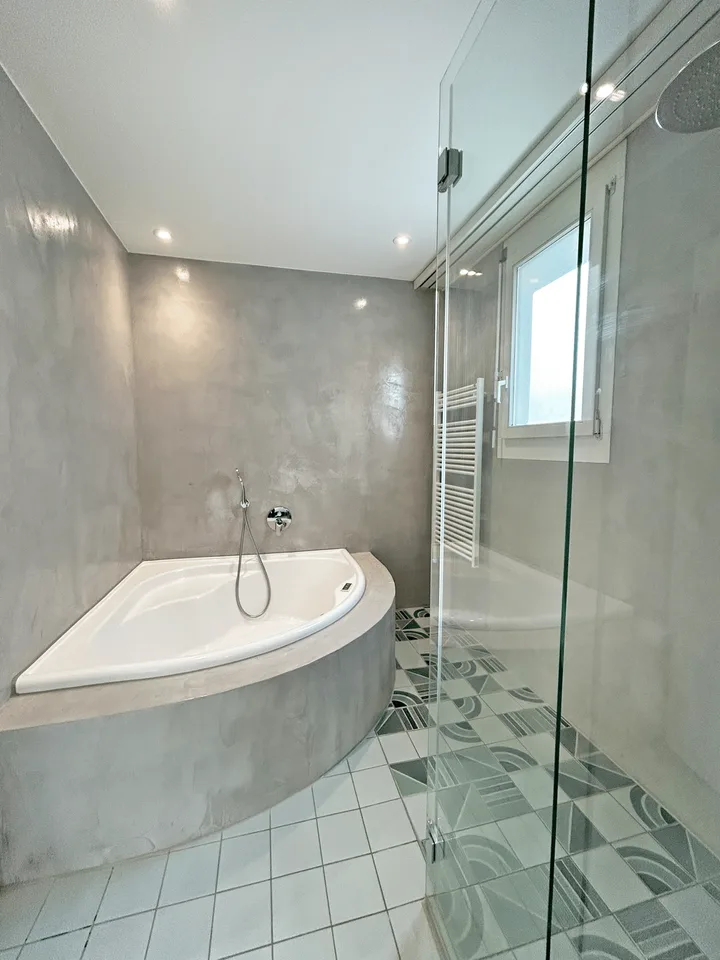 Vue magnifique – moderne, spacieuse, lumineuse et accueillante – photo 15 sur 17