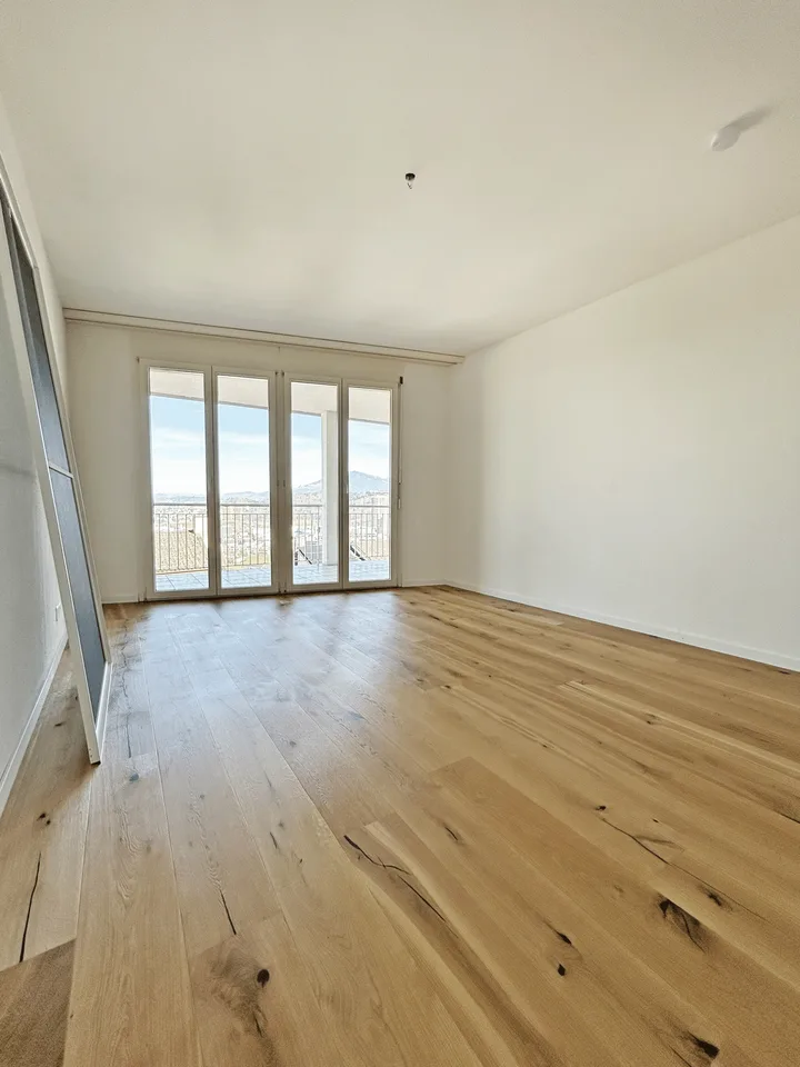 Vue magnifique – moderne, spacieuse, lumineuse et accueillante – photo 11 sur 17
