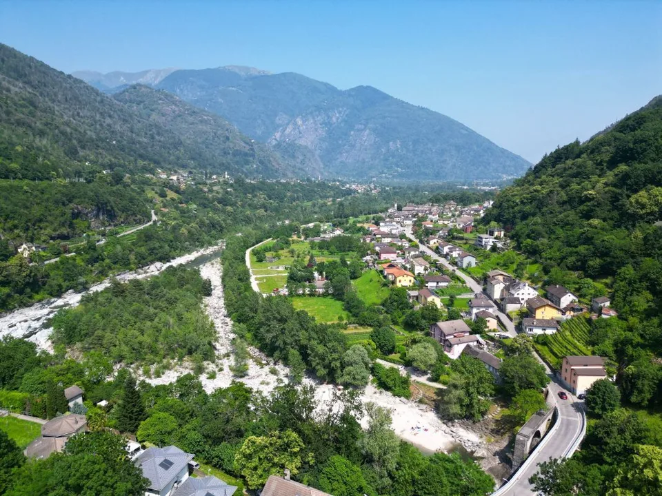 Bauparzelle mit Baubewilligung in Golino – 3 Grundstücke – Foto 6 von 7
