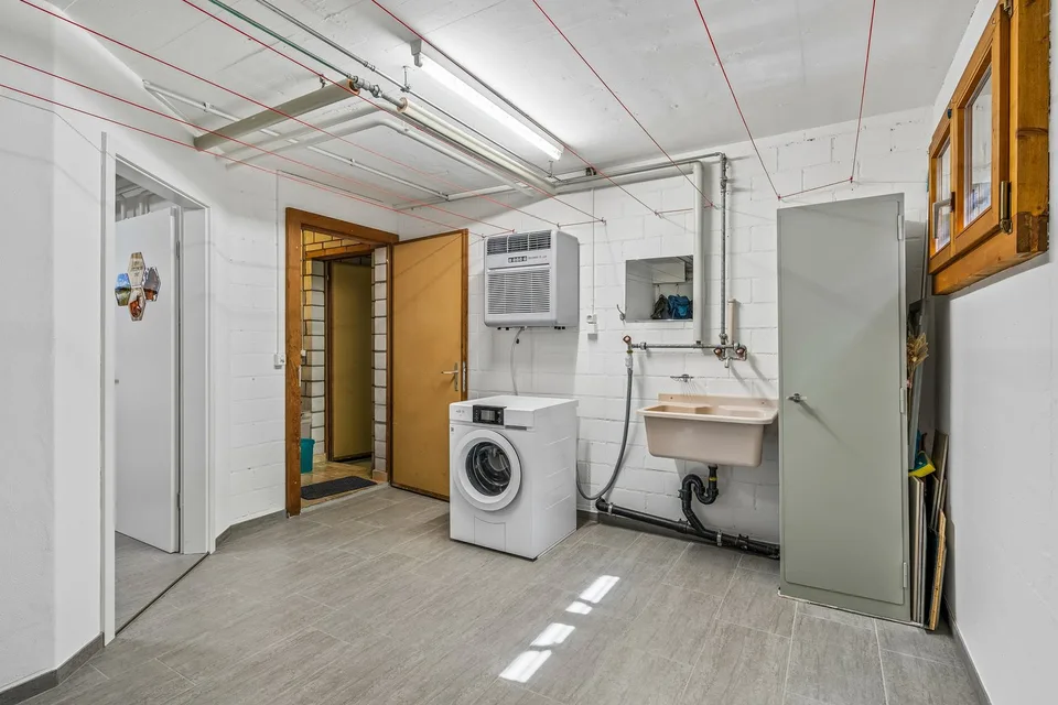 Wohnen mit Weitblick – freistehendes 7-Zimmer-Einfamilienhaus – Foto 20 von 21