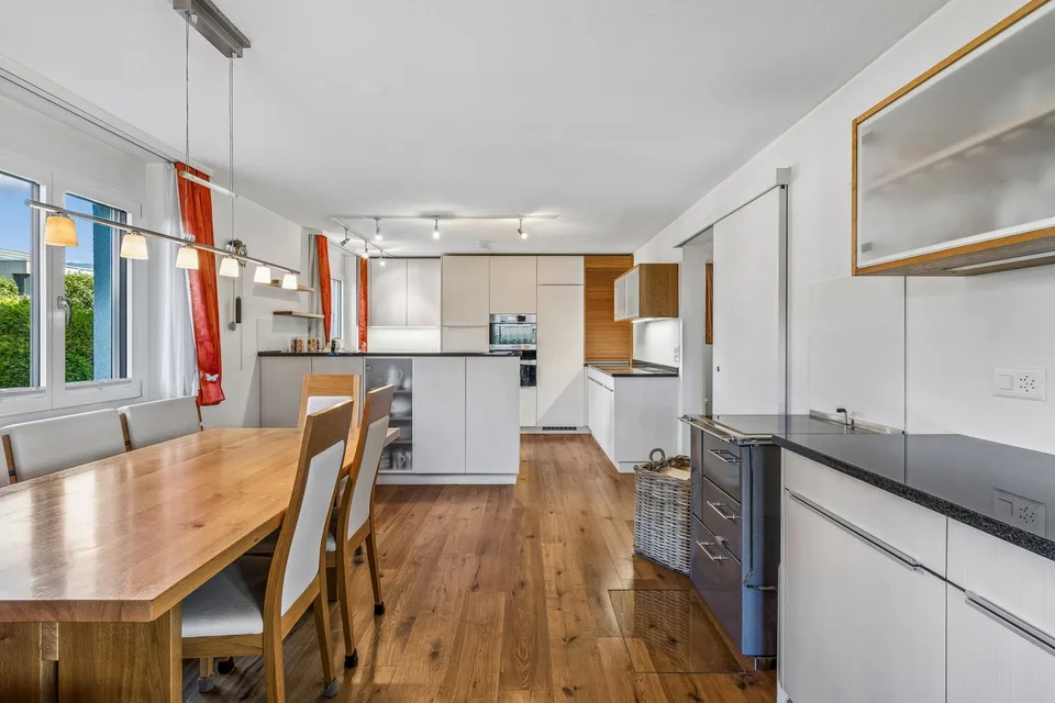 Wohnen mit Weitblick – freistehendes 7-Zimmer-Einfamilienhaus – Foto 17 von 21