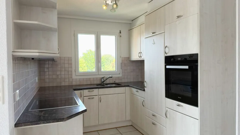 Living with a View - Spacious Maisonette Penthouse with Gallery and Sunny Balcony