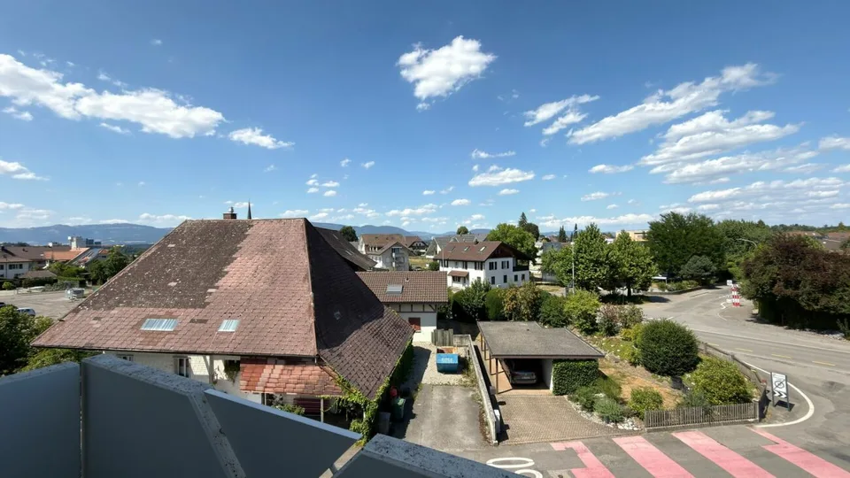Living with a View - Spacious Maisonette Penthouse with Gallery and Sunny Balcony