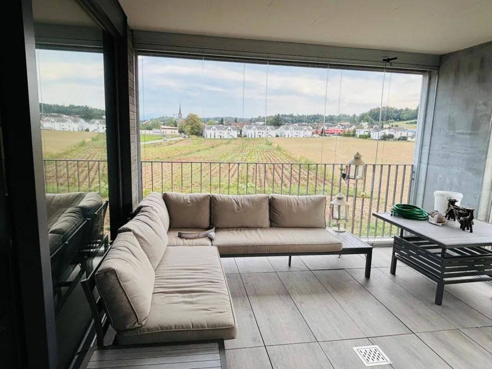 Ampio appartamento di 4.5 locali con balcone meraviglioso