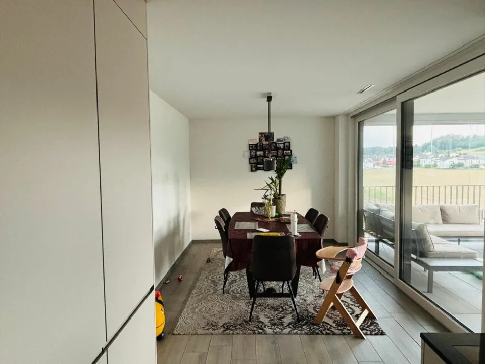 Ampio appartamento di 4.5 locali con balcone meraviglioso