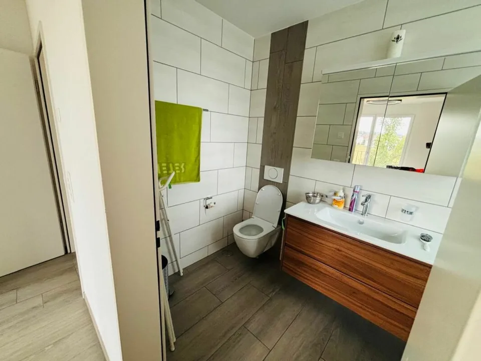 Ampio appartamento di 4.5 locali con balcone meraviglioso