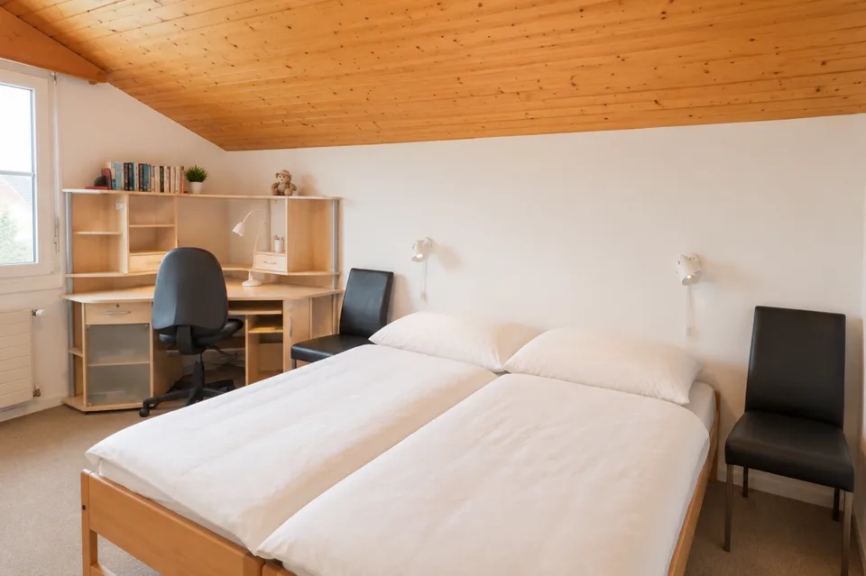 Helle 3.5- Zimmerwohnung im Dachgeschoss mit Südbalkon, Zusatzzimme... – Foto 9 von 13
