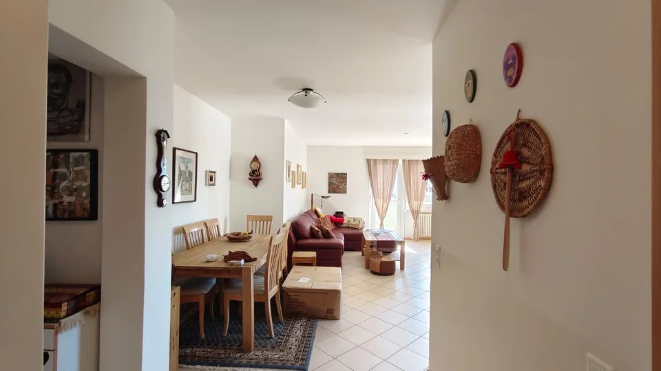 Geräumige 4.5-Zimmer-Wohnung mit Panoramaterrasse – Foto 14 von 14