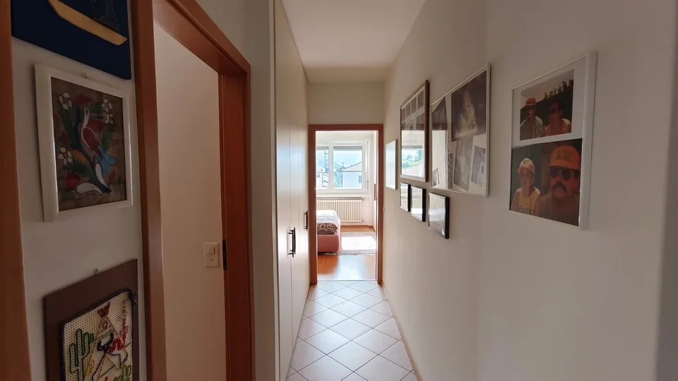 Geräumige 4.5-Zimmer-Wohnung mit Panoramaterrasse – Foto 12 von 14