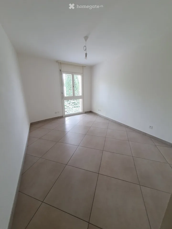 Wohnung 3.5 Zimmer Chiasso mit kostenlosem Parkplatz sofort verfügbar – Foto 2 von 5