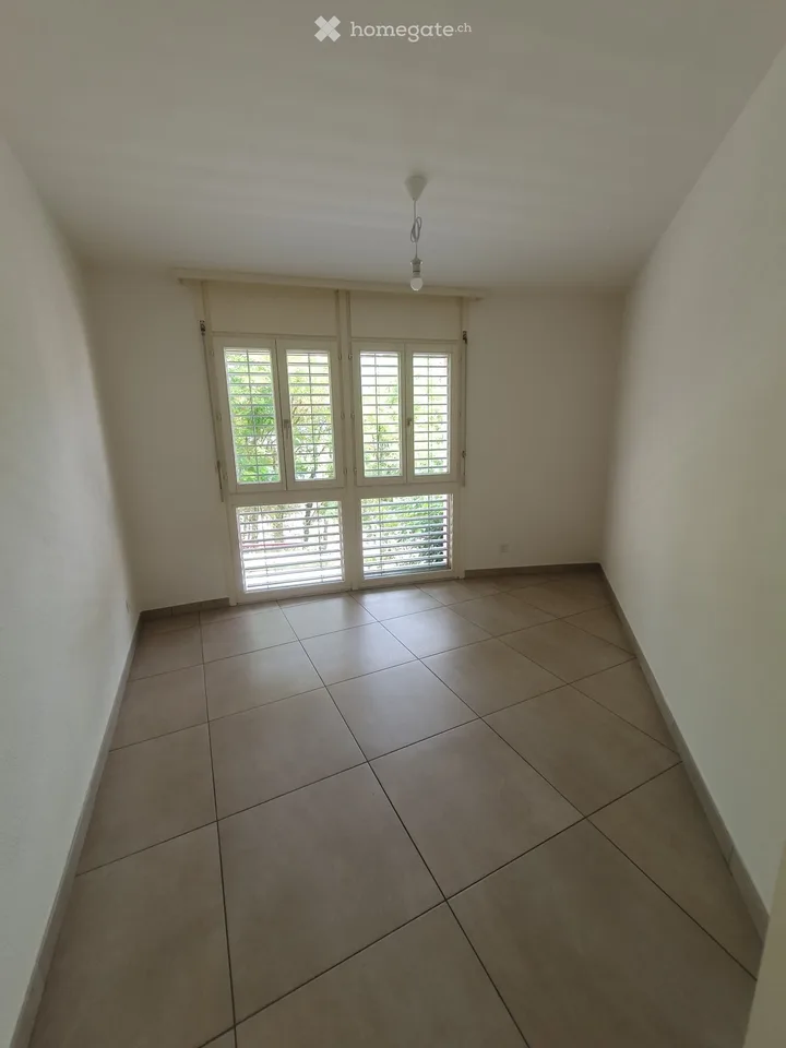 Wohnung 3.5 Zimmer Chiasso mit kostenlosem Parkplatz sofort verfügbar – Foto 3 von 5