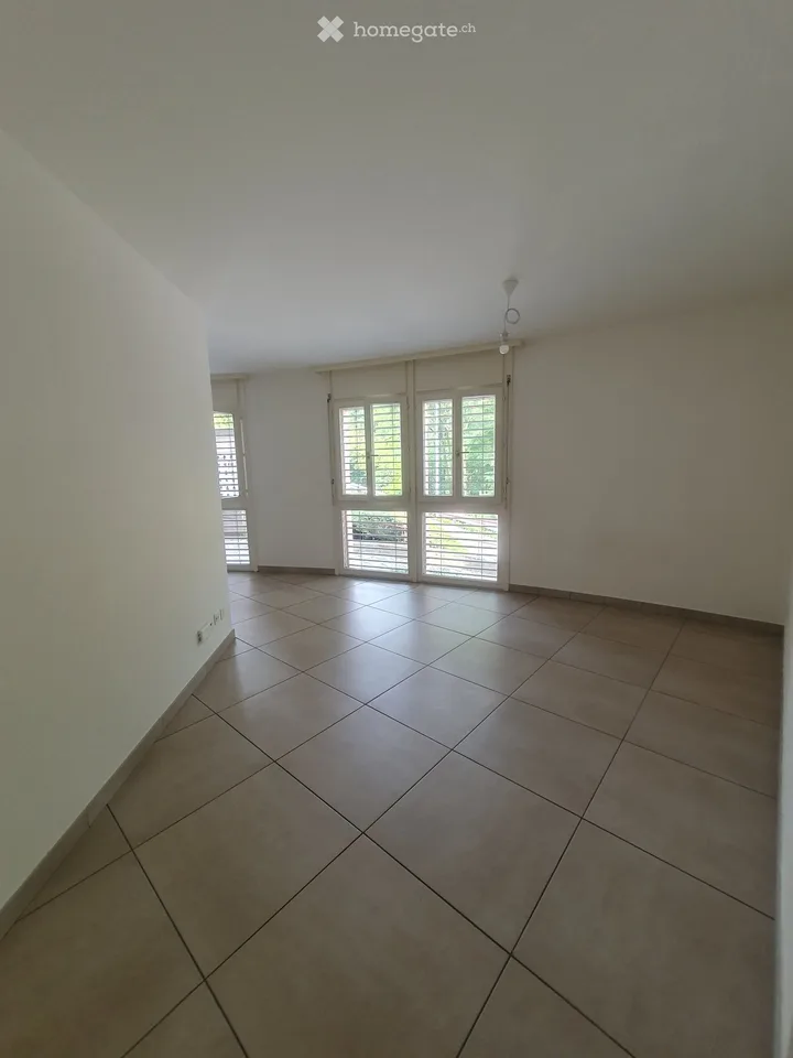 Wohnung 3.5 Zimmer Chiasso mit kostenlosem Parkplatz sofort verfügbar – Foto 4 von 5