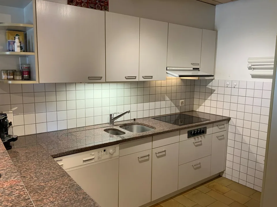 Charmantes 4-Zimmer-Wohnung im Herzen von Cressier – Foto 3 von 11