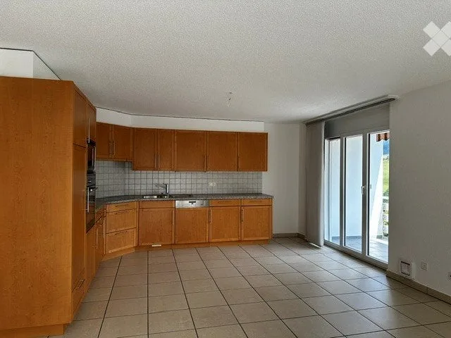 FOR RENT SPACIOUS 4.5 ROOMS WITH BALCONY, ELEVATOR, GARAGE
