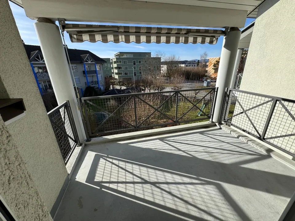 Appartement lumineux 4.5 pièces avec balcon et belle vue à Zofingen