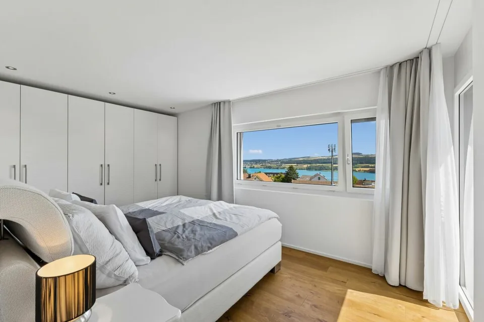 Exklusive 4.5-Zimmer-Attikawohnung mit Seeblick – Foto 8 von 20
