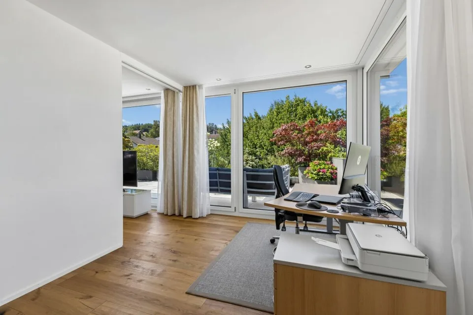 Exklusive 4.5-Zimmer-Attikawohnung mit Seeblick – Foto 9 von 20