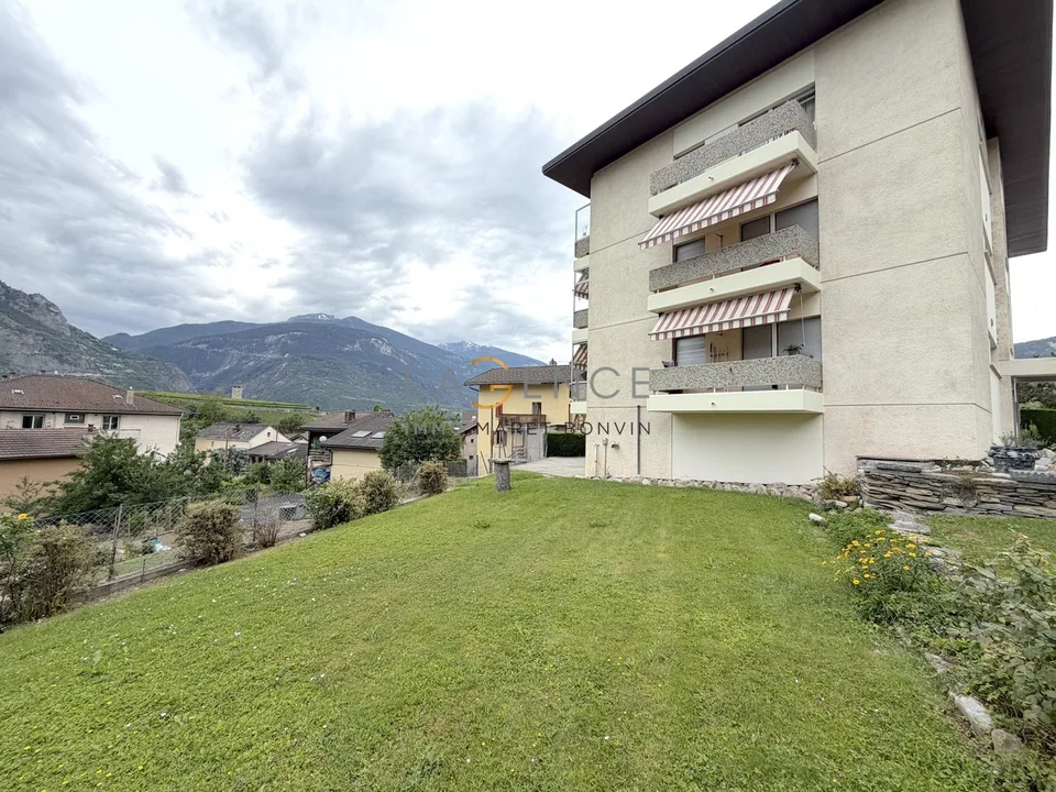 Appartamento di 5.5 locali con balcone, vista libera e giardino – foto 9 di 18