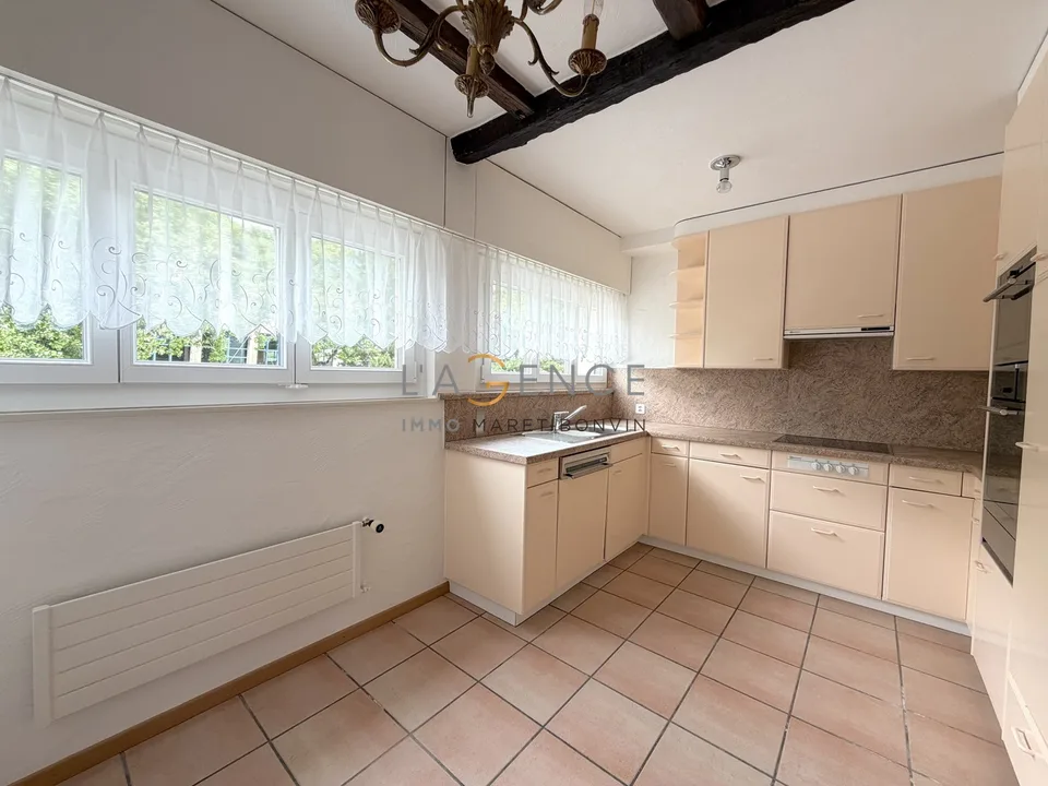 Appartamento di 5.5 locali con balcone, vista libera e giardino – foto 2 di 18