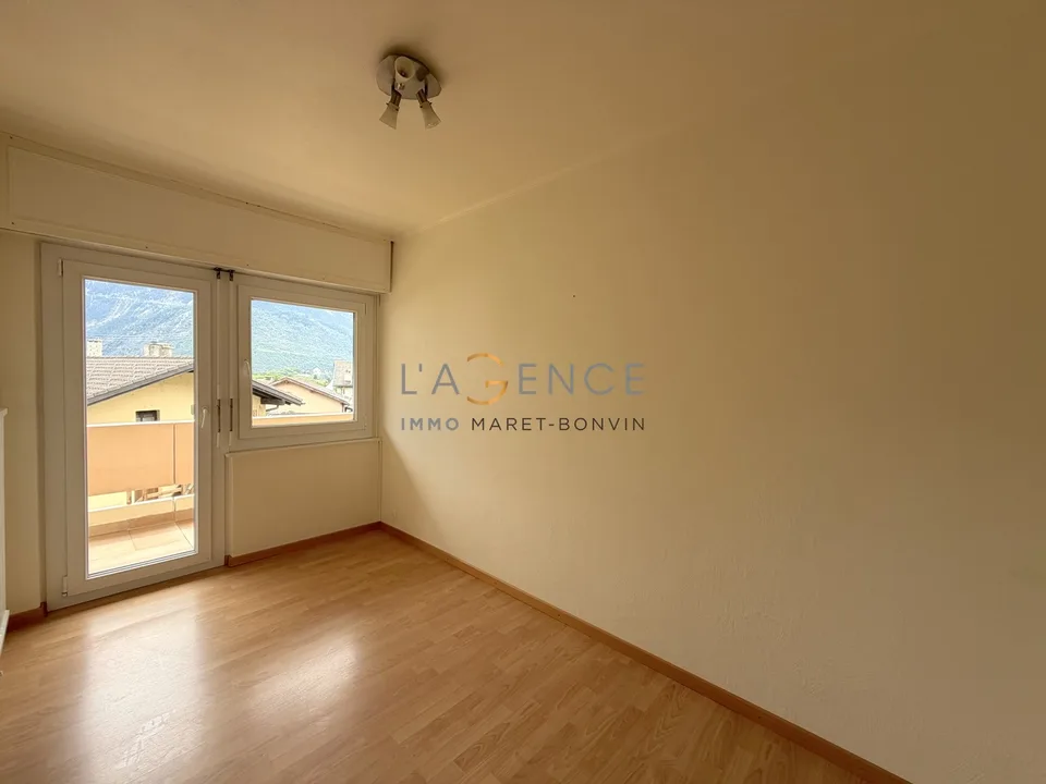 Appartamento di 5.5 locali con balcone, vista libera e giardino – foto 5 di 18