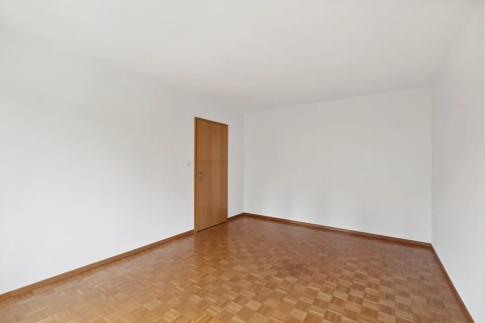 Appartement 3 pièces lumineux avec balcon et vue à La Chaux-de-Fonds – photo 8 sur 12