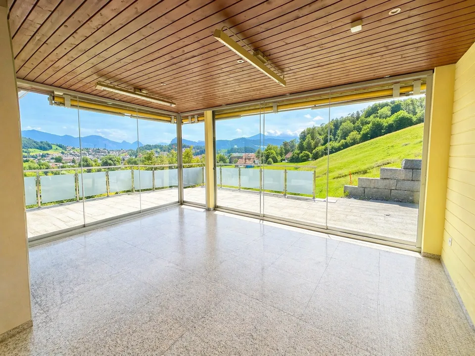 Soleggiato pacifico con vista lontana - potenziale interessante – foto 3 di 3