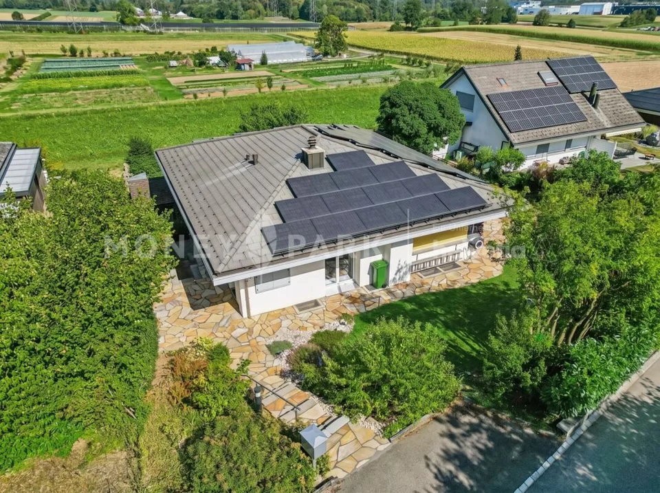 Réservé : Attractive maison unifamiliale 6.5 pièces dans un emplacement familial – photo 11 sur 16
