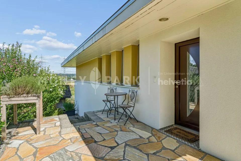 Réservé : Attractive maison unifamiliale 6.5 pièces dans un emplacement familial – photo 2 sur 16