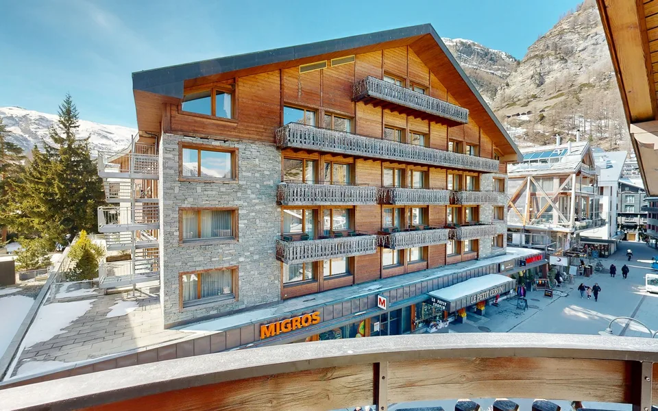 Ampio appartamento mansardato nel centro di Zermatt – foto 7 di 7