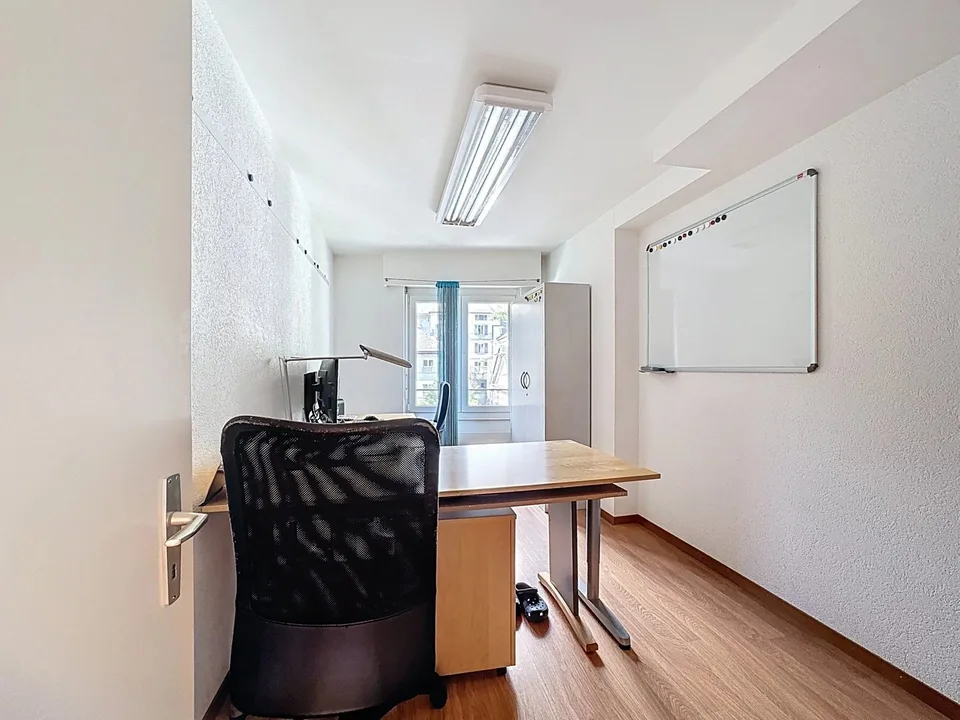 Bureaux spacieux et lumineux au coeur de Monthey – photo 6 sur 13