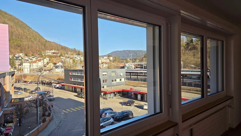 Apartment located next to the CFF train station