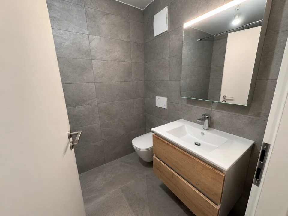 GRENAT GRYON 10 - STUDIO A LOUER A L'ANNEE