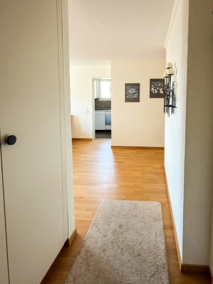 Helle 3-Zimmer-Wohnung mit Balkon und schöner Aussicht in Vulpera – Foto 3 von 18