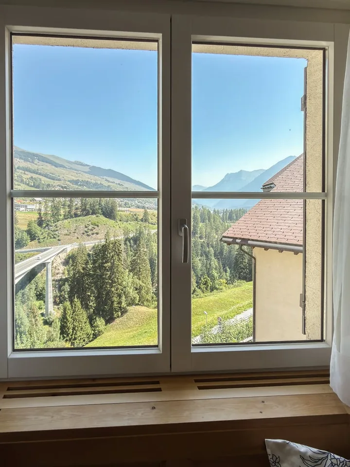 Helle 3-Zimmer-Wohnung mit Balkon und schöner Aussicht in Vulpera – Foto 12 von 18