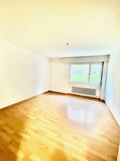 Charmante 3.5 Zimmer Wohnung im Grünen – Foto 4 von 8
