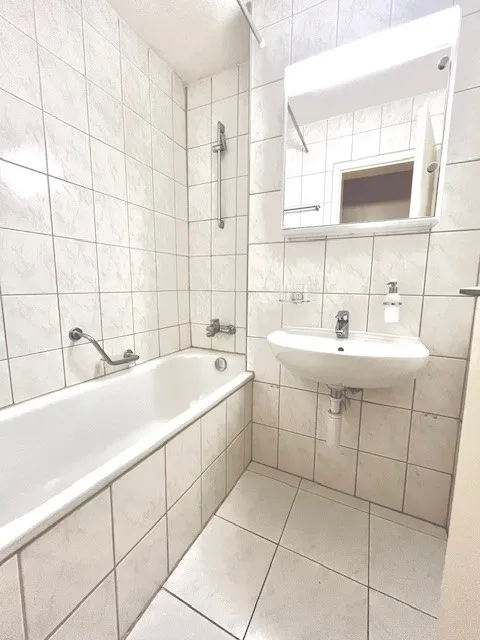 Charmante 3.5 Zimmer Wohnung im Grünen – Foto 6 von 8