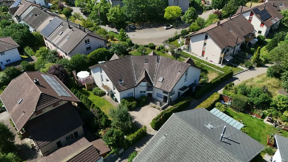 Casa a schiera con oasi di giardino - Casa a Zollikofen – foto 25 di 27