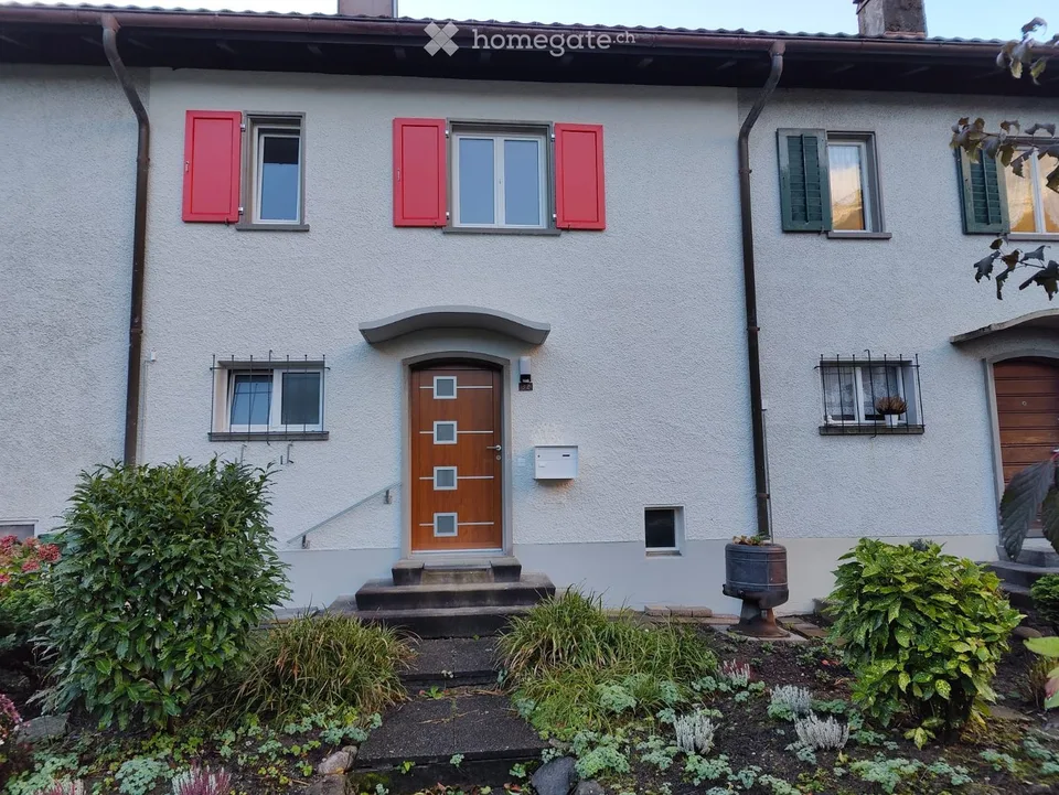 Charming 4-room single-family house in Glarus – quiet location with well-kept garden