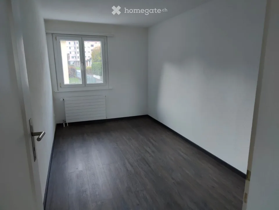 Charming 4-room single-family house in Glarus – quiet location with well-kept garden