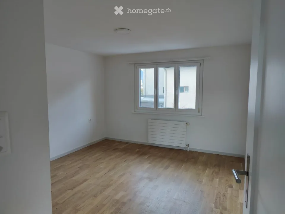Charming 4-room single-family house in Glarus – quiet location with well-kept garden