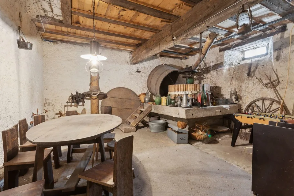 Prächtiges historisches Anwesen auf einem Weingut! – Foto 13 von 21