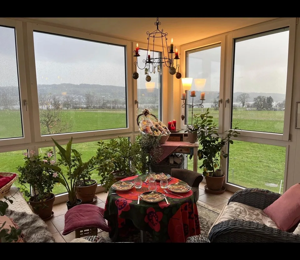 Wunderschöne, grosszügige 4.5-Zimmer-Wohnung mit See- und Panoramasicht – Foto 4 von 8