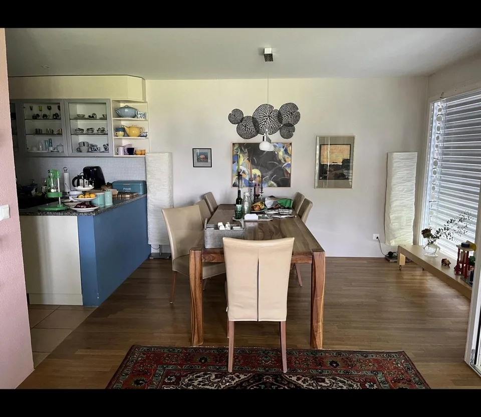 Wunderschöne, grosszügige 4.5-Zimmer-Wohnung mit See- und Panoramasicht – Foto 3 von 8