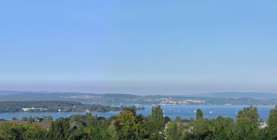 First Class Villa with 180 Lake view, a unique hillside location above Kreuzlingen on Lake Constance – photo 5 of 5