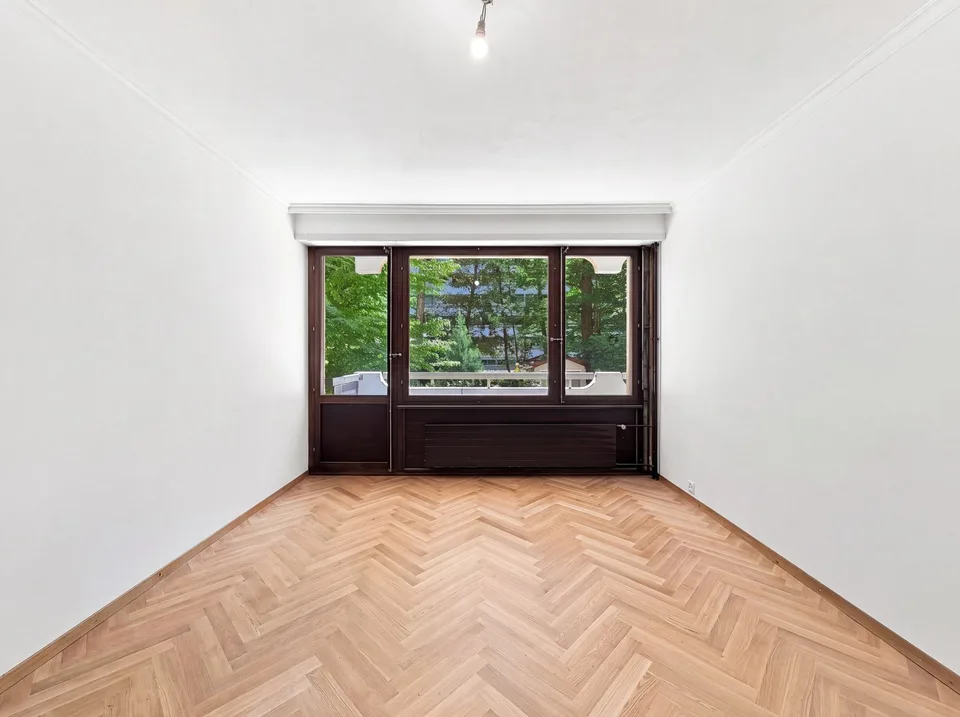 Appartement rénové avec balcon – Route de Florissant, Genève – photo 8 sur 13